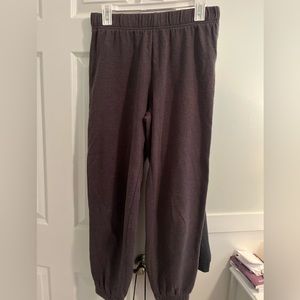 women’s grey sweatpant joggers
